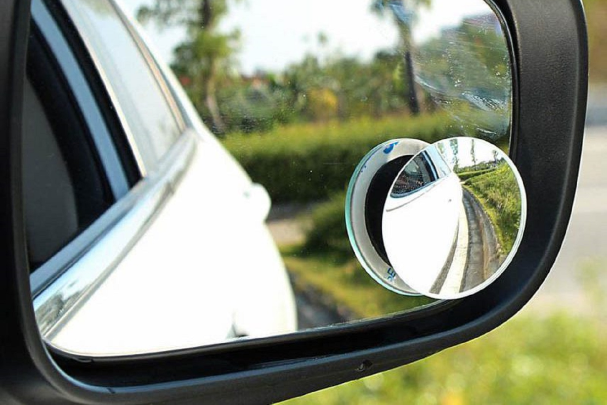 Dán Gương Cầu Lồi Ô Tô Tại TP. Thủ Đức
