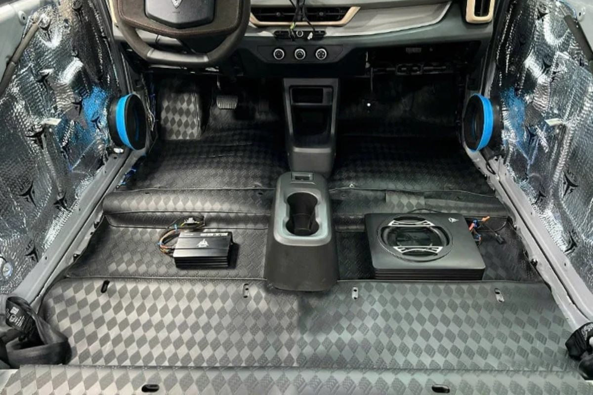 Độ Combo Âm Thanh Alpine Cho Xe VinFast VF3 Tận Nơi
