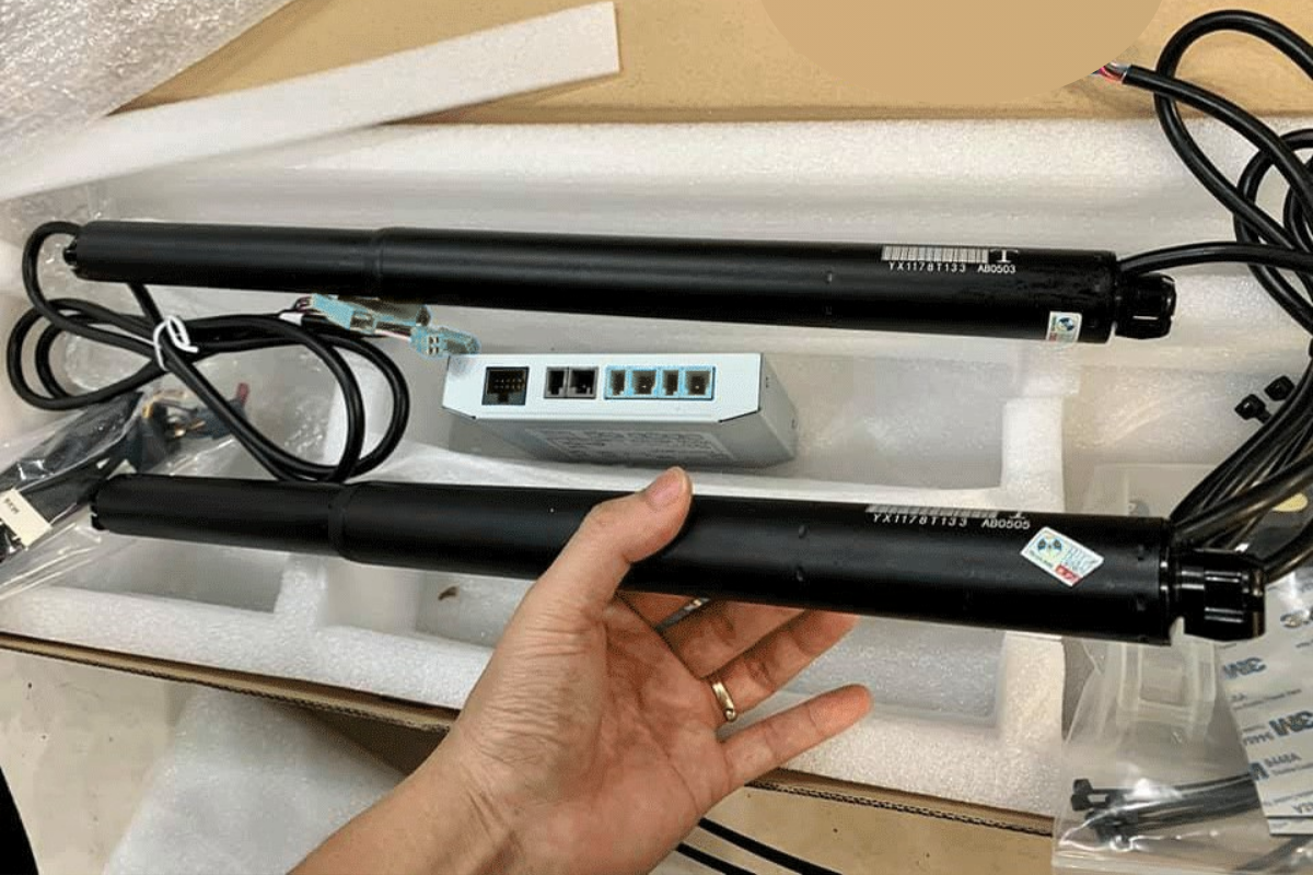 Độ Cốp Điện Tích Hợp Đá Cốp Cho Xe VinFast Minio Green