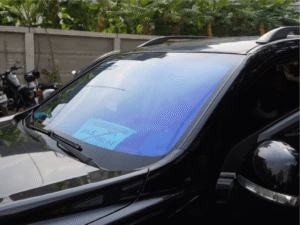 Phim Cách Nhiệt Màu Đen Và Phim Trong Suốt – Nên Chọn Cái Nào?