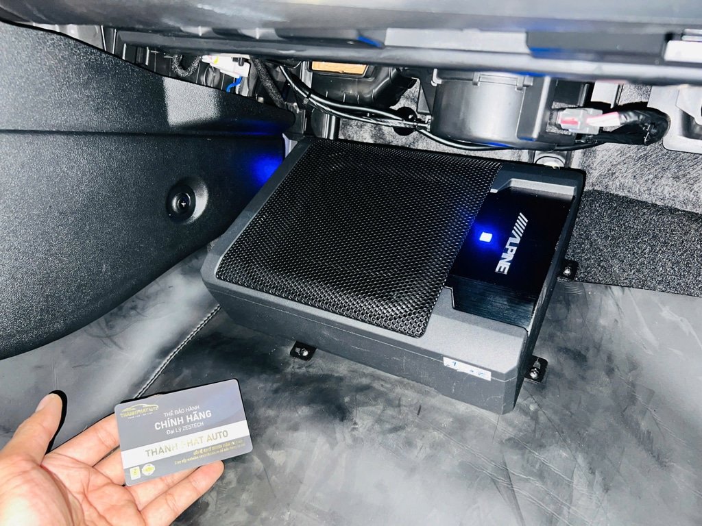 loa sub xe Elantra