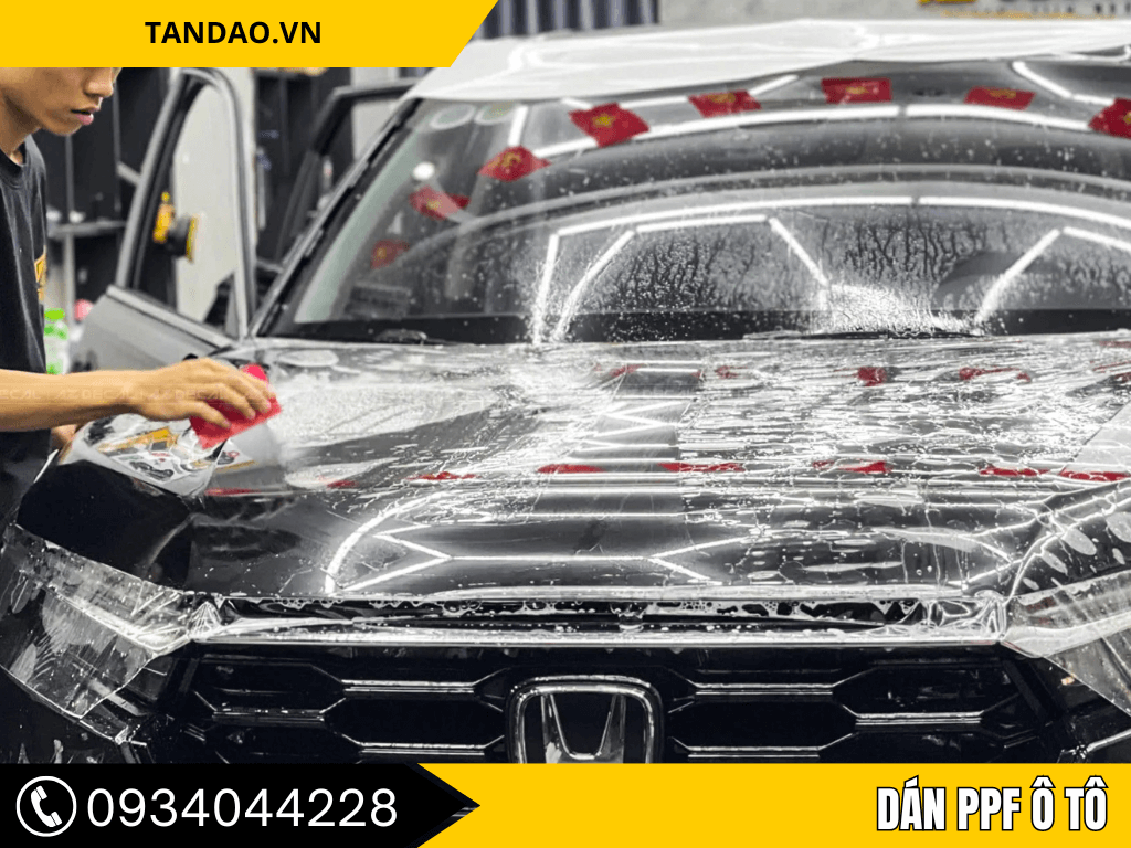 Trung tâm phụ kiện ô tô Quận 12 – Dán PPF cho ô tô – Uy tín, Chất lượng 100% là điểm đến tin cậy cho chủ xe muốn bảo vệ sơn xe khỏi trầy xước, va đập và các tác động môi trường.