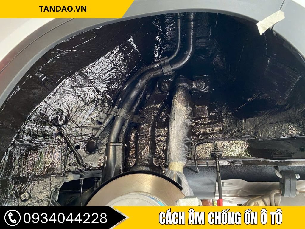 Cách âm Chống Ồn Ô Tô Tại Quận 1 với giải pháp cách âm gầm xe, giảm ồn mặt đường khi di chuyển trong đô thị.
