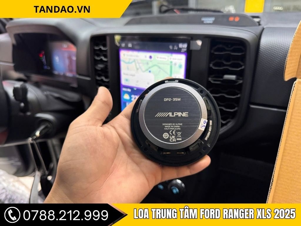 Loa Trung Tâm Ford Ranger XLS 2025