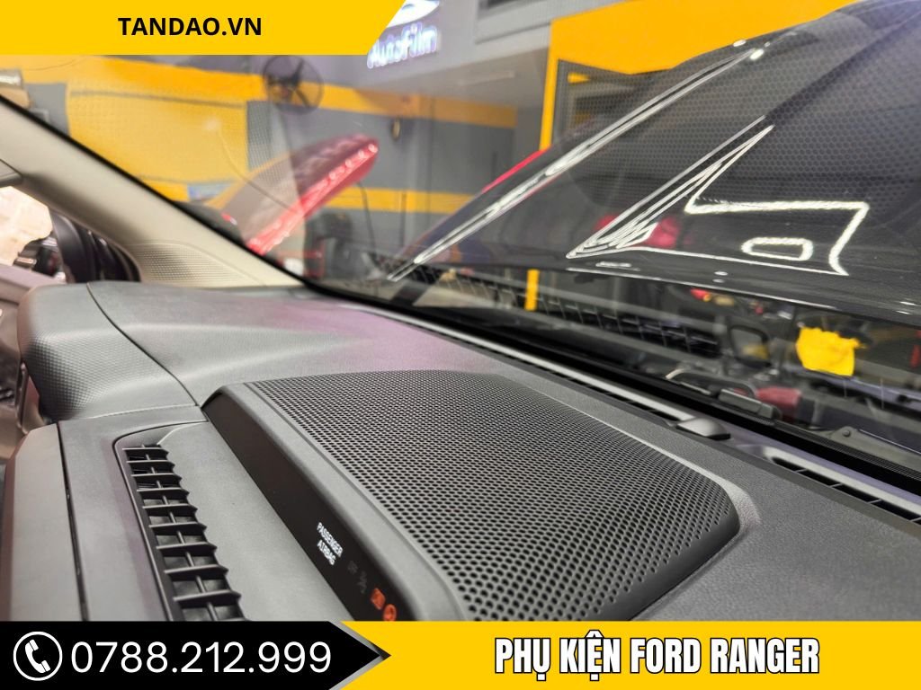 Phụ Kiện Xe Bán Tải Ford Ranger XLS 2025 Tại TP.HCM