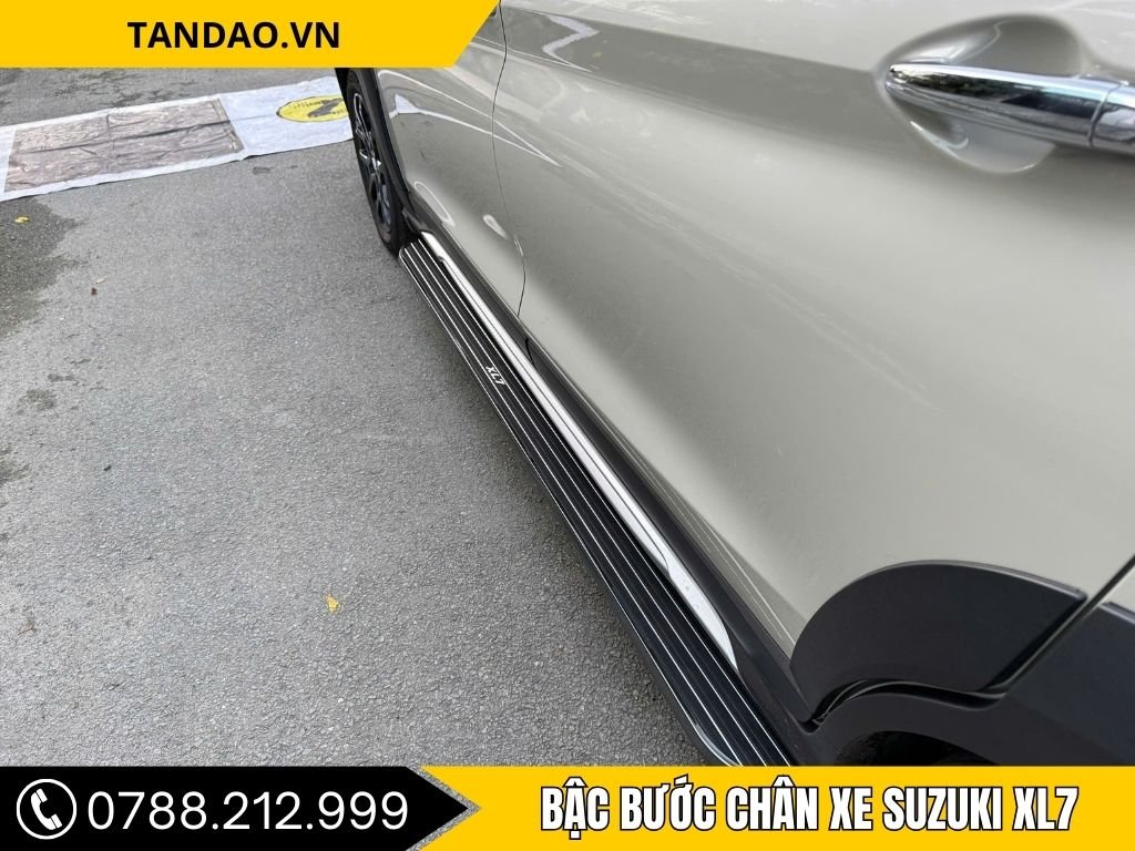 Hình Ảnh Bậc Bước Chân Xe Suzuki XL7