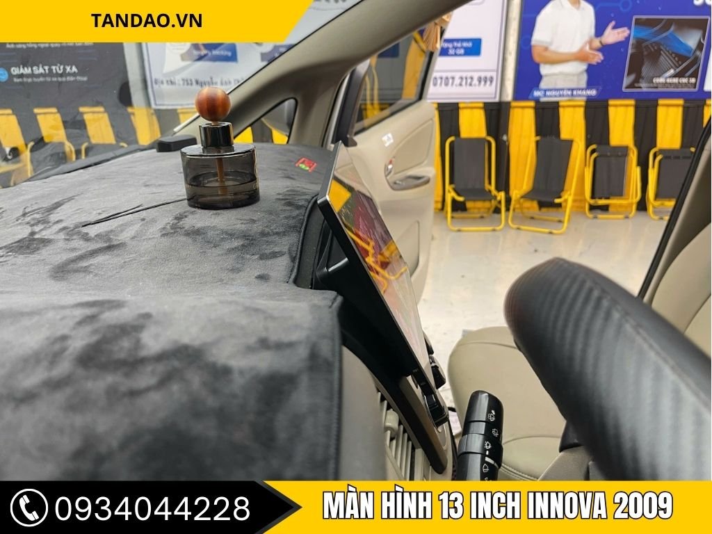 Màn Hình 13 Inch Innova 2009 – Nâng Cấp Mới Mẻ Cho Khoang Lái