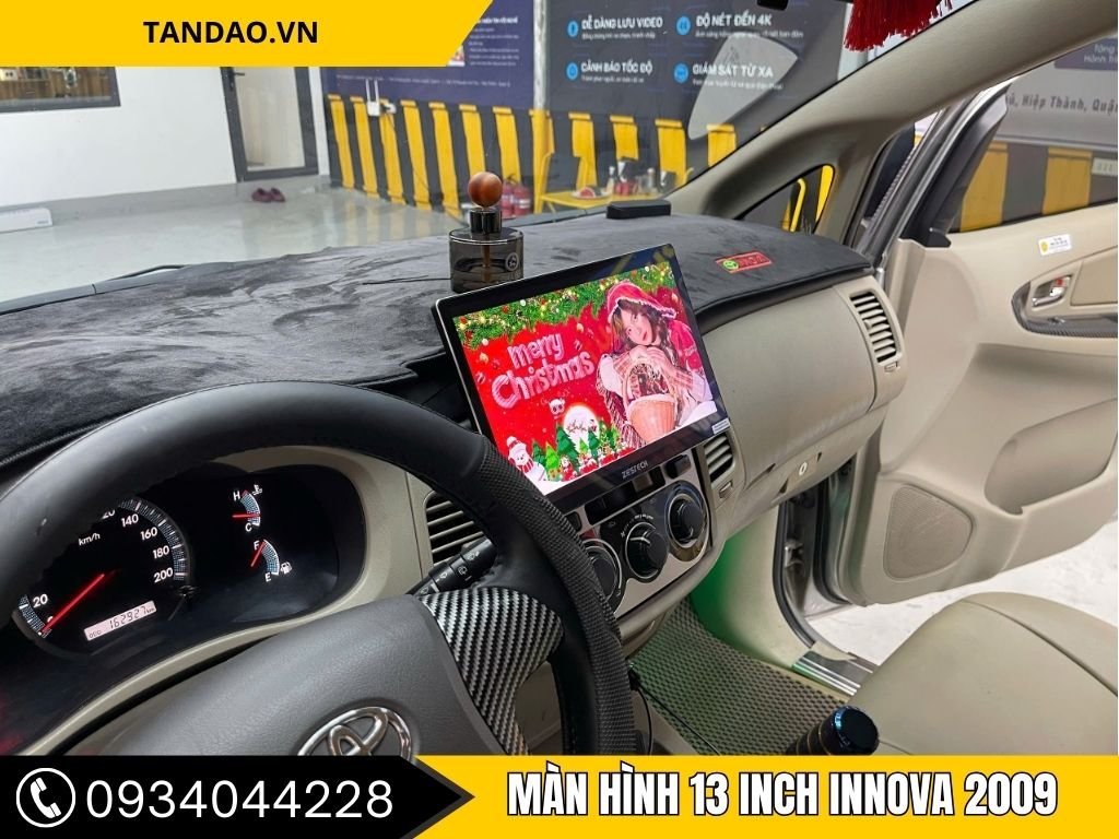 Màn Hình 13 Inch Innova 2009 – Nâng Cấp Mới Mẻ Cho Khoang Lái