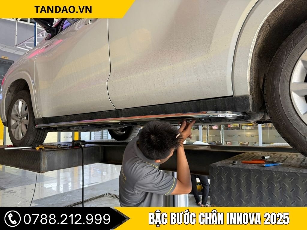 Hình Ảnh Bậc Bước Chân Innova 2025