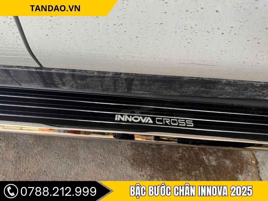 Hình Ảnh Bậc Bước Chân Innova 2025