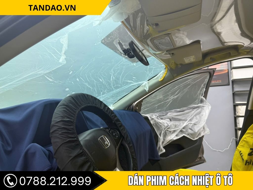 Hình Ảnh Dán Phim Cách Nhiệt ô Tô