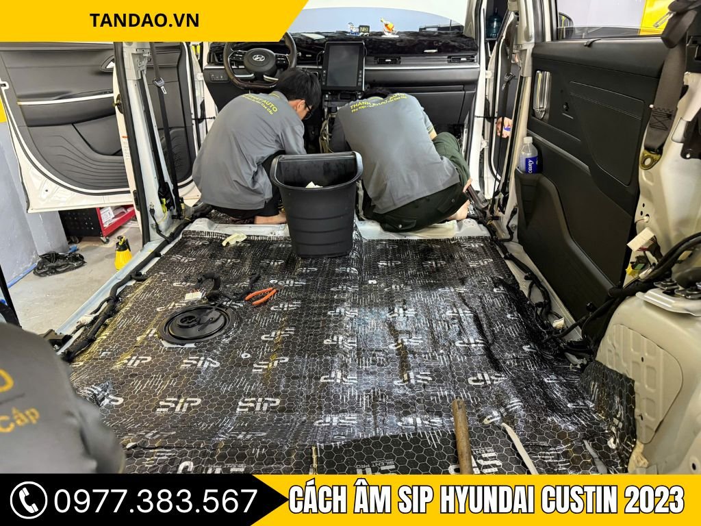 Hình Ảnh Cách Âm SIP Hyundai Custin 2023