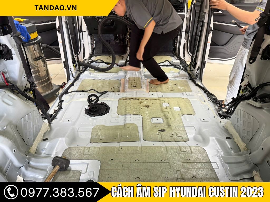Hình Ảnh Cách Âm SIP Hyundai Custin 2023