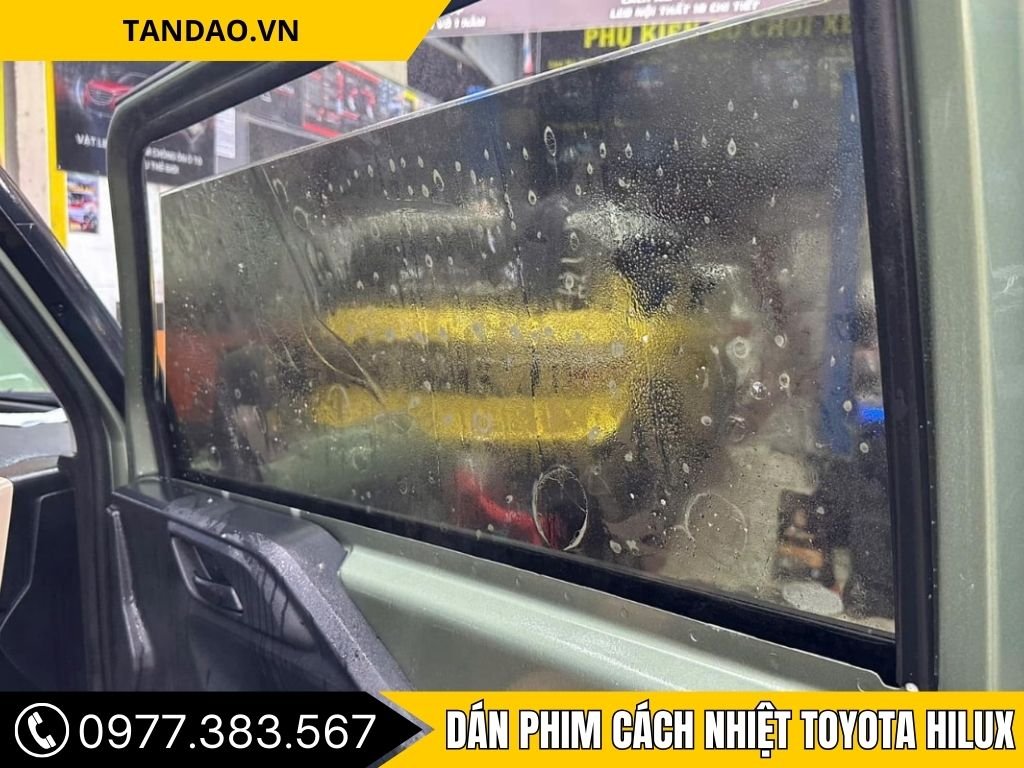 Dán Phim Cách Nhiệt Toyota Hilux