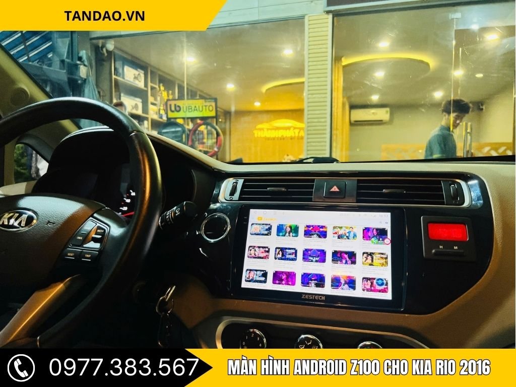 Giao diện bản đồ dẫn đường hiển thị rõ ràng trên màn hình lớn của Kia Rio khi sử dụng hệ điều hành Android