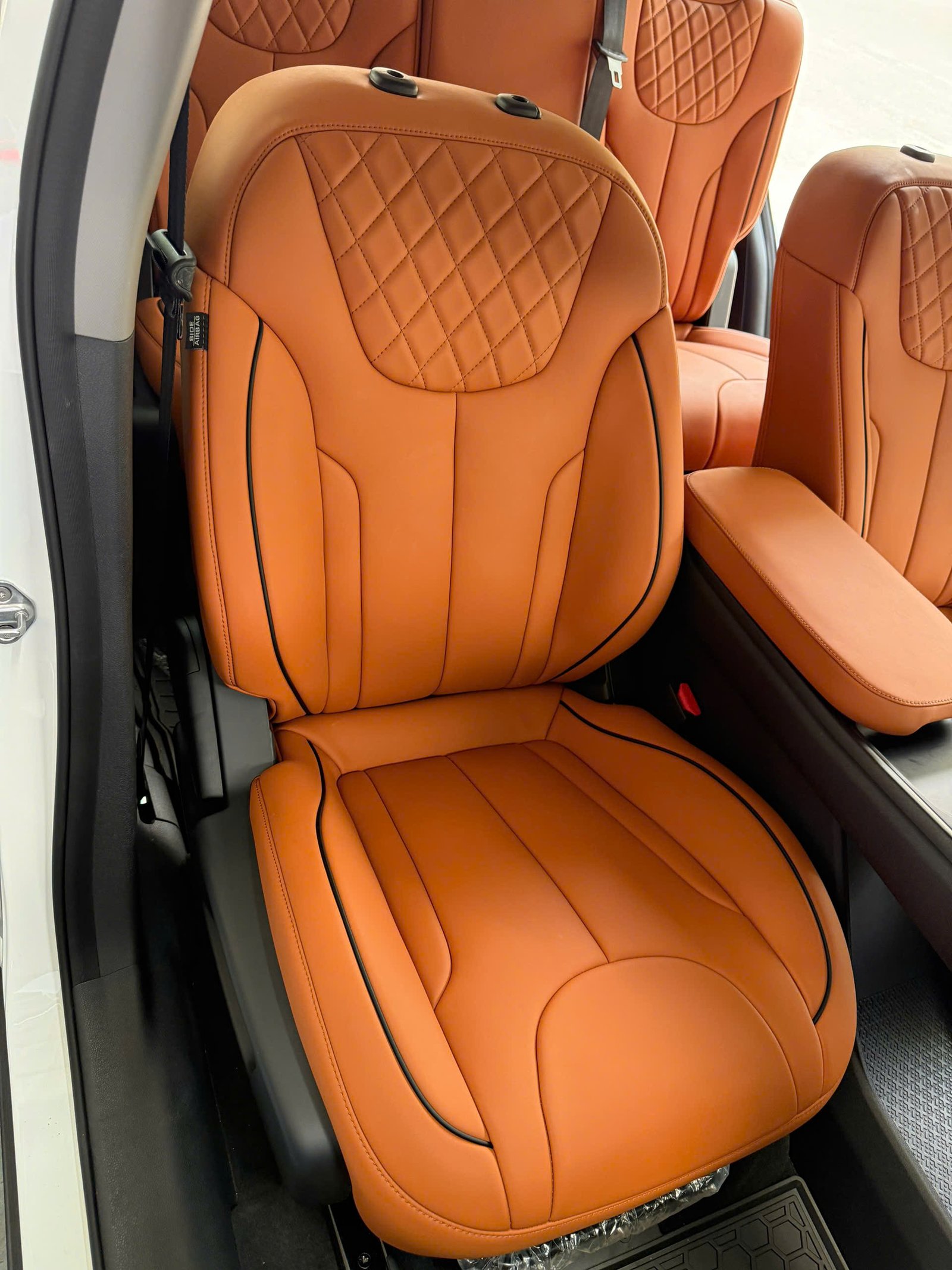 Bọc Ghế Da Limo Green Giúp Nội Thất Xe Hiện Đại Hơn