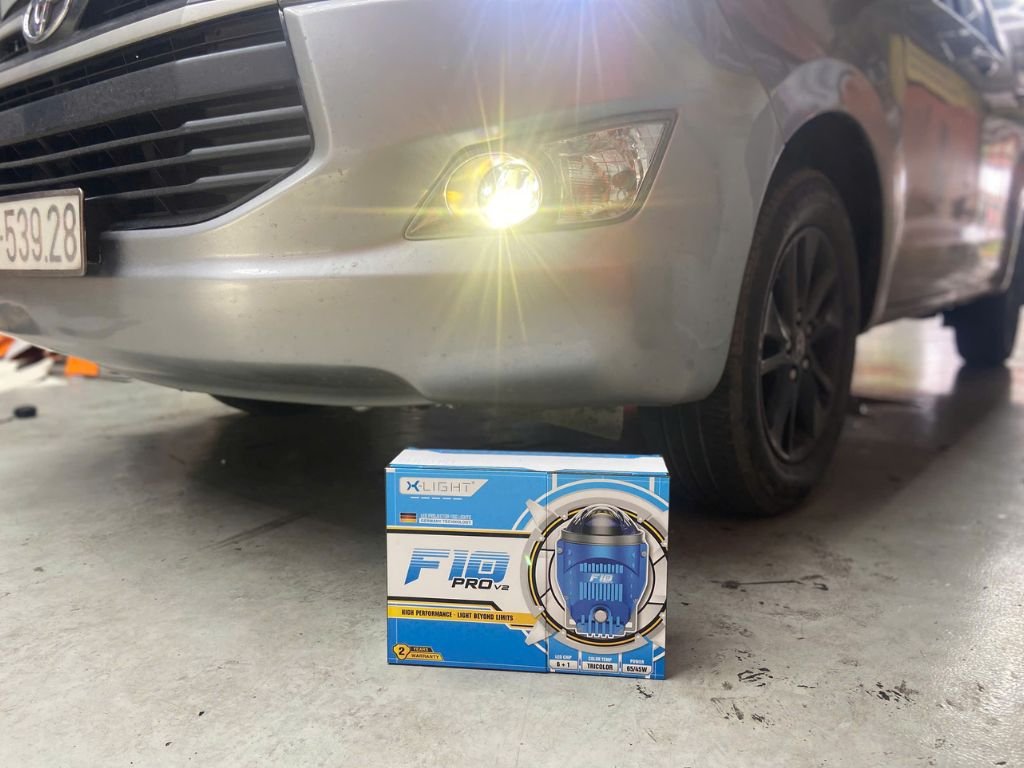 Innova 2017 Lắp Bi Gầm F10 PRO V2 Giúp Đi Đêm Sáng Rõ Hơn