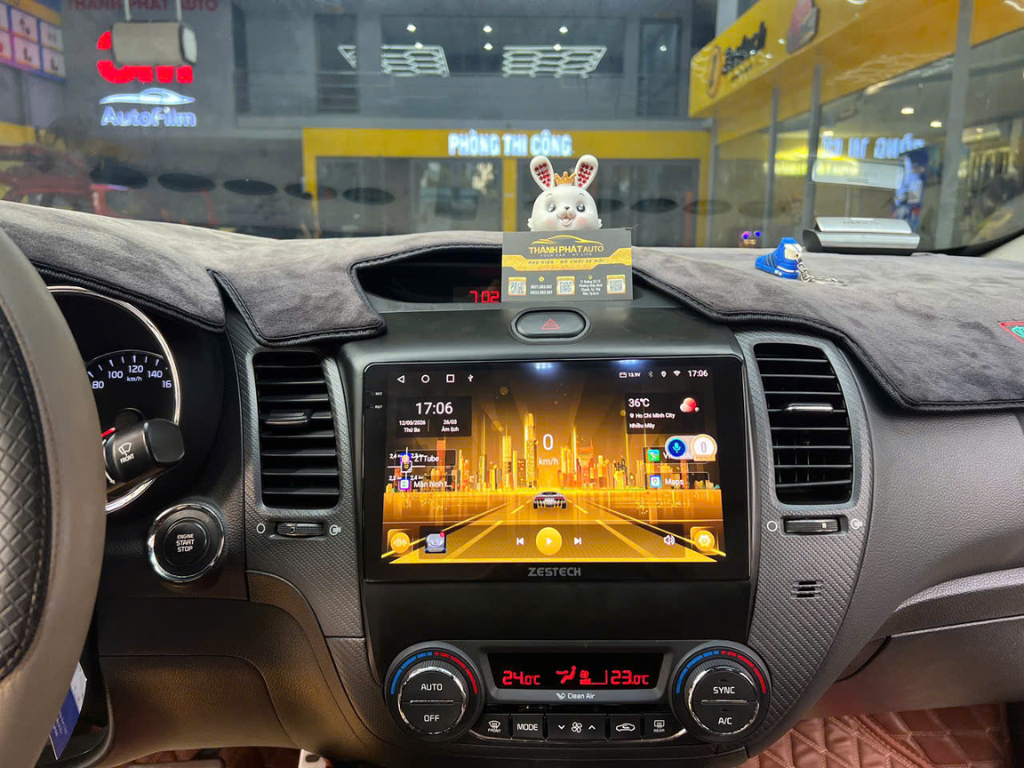 Màn hình Z18 360 Kia Cerato