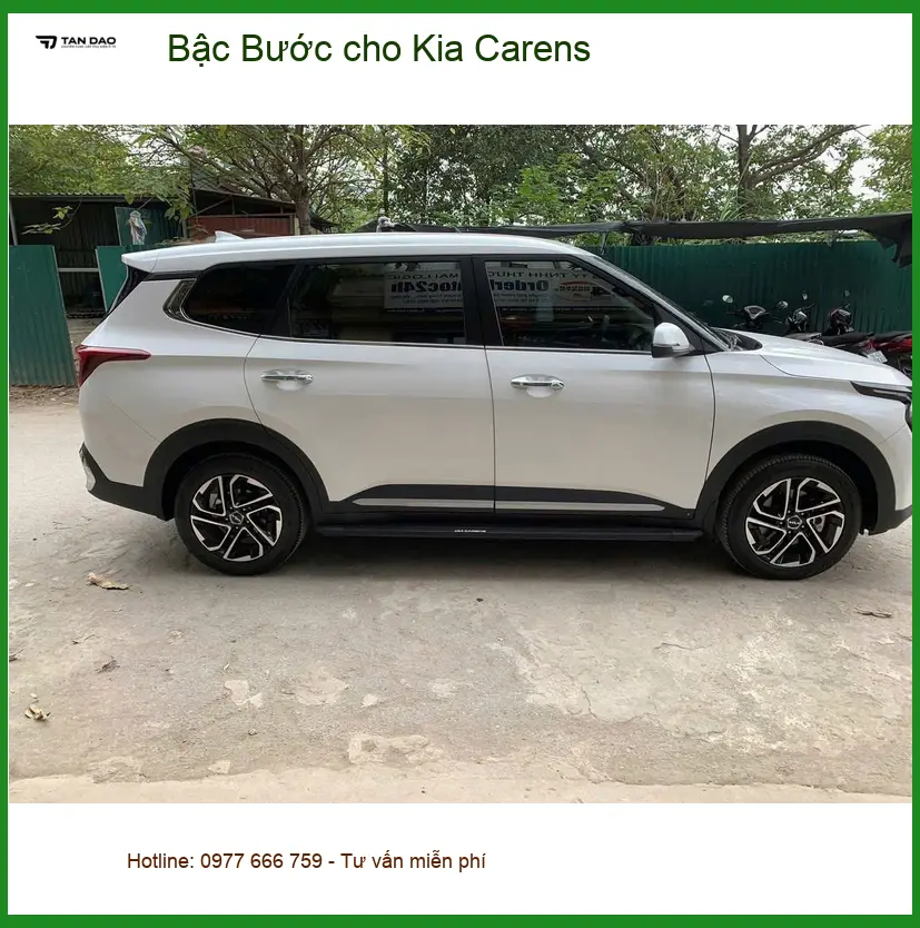 Anh Minh lắp Bậc Bước cho Kia Carens tại Quận 9 để tiện lên xuống cho người lớn tuổi