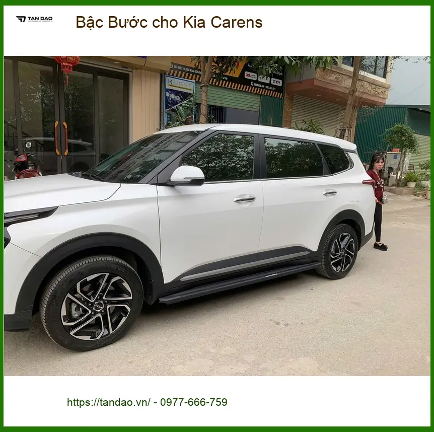 Anh Minh lắp Bậc Bước cho Kia Carens tại Quận 9 để tiện lên xuống cho người lớn tuổi ảnh thực tế 3