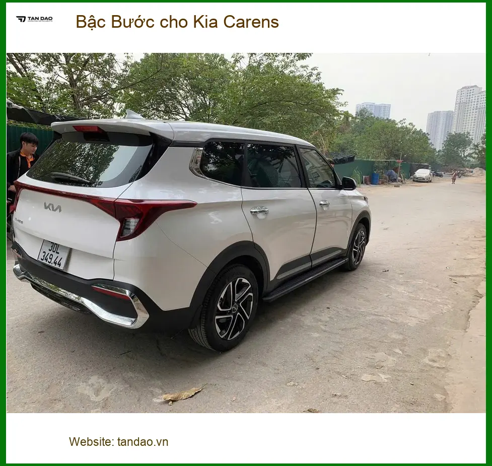 Anh Minh lắp Bậc Bước cho Kia Carens tại Quận 9 để tiện lên xuống cho người lớn tuổi ảnh thực tế 4