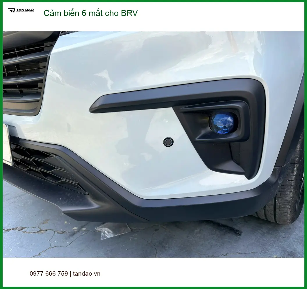 Anh Tuấn Kiệt lắp cảm biến 6 mắt cho Honda BRV tại Củ Chi để đỗ xe an toàn hơn