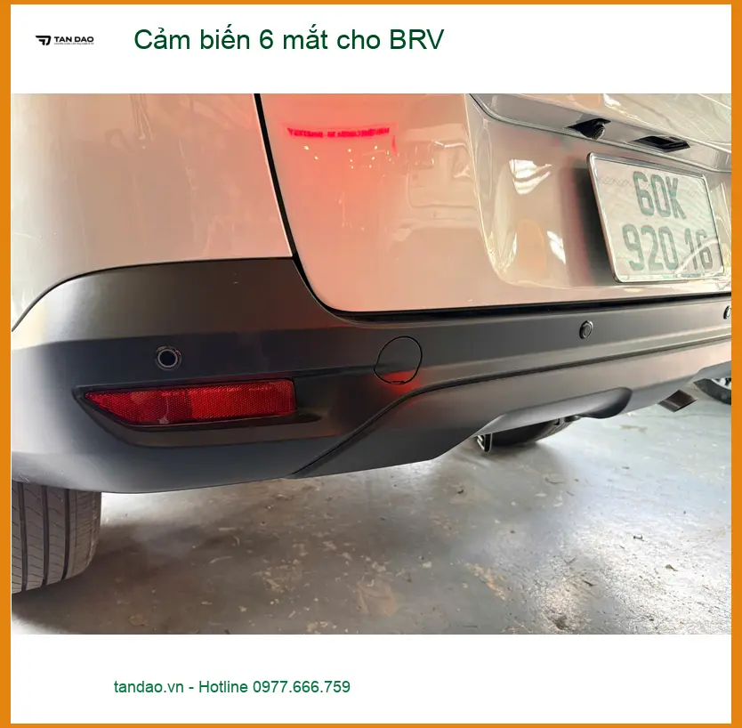 Anh Thắng lắp cảm biến 6 mắt cho Honda BRV tại Quận 9 để lùi đỗ xe an toàn hơn ảnh thực tế 4
