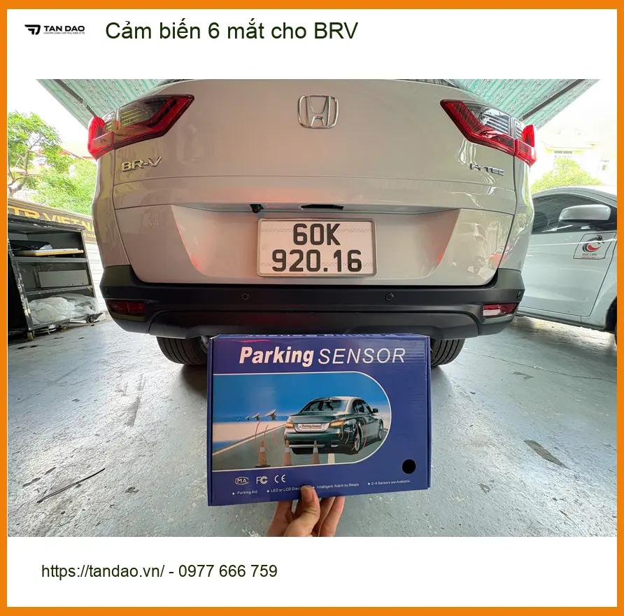 Anh Quốc Anh lắp cảm biến 6 mắt cho BRV tại Quận 2 để đỗ xe an toàn hơn ảnh thực tế 4