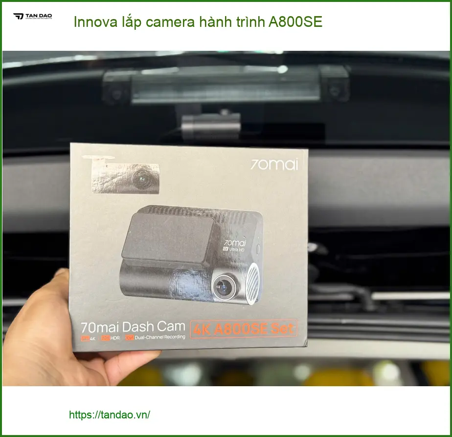 Anh Bình lắp camera hành trình A800SE cho Toyota Innova tại Quận 12