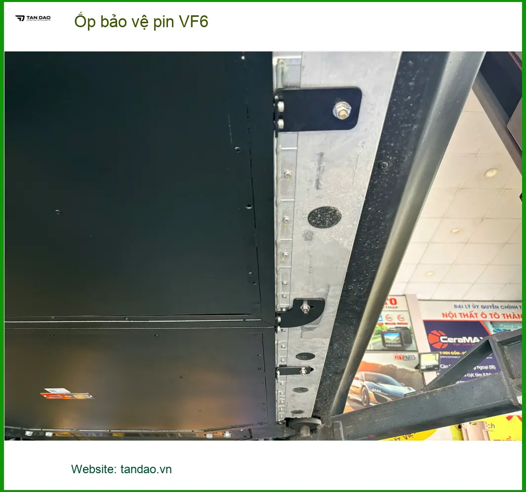 Anh Tấn lắp Ốp bảo vệ pin VF6 tại Quận 2 để bảo vệ an toàn cho xe ảnh thực tế 4