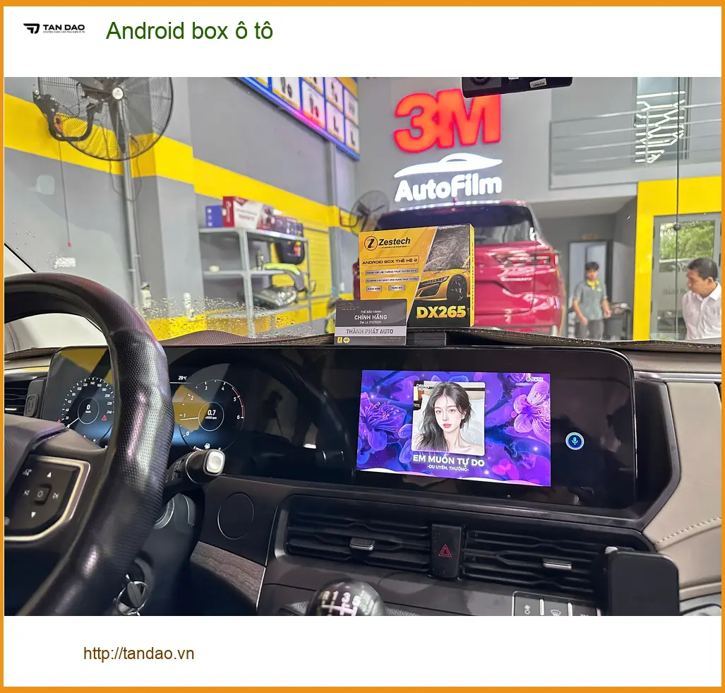 Chị Thảo lắp Android box ô tô cho Hyundai Kona tại Quận 2 để giải trí khi chờ đón con