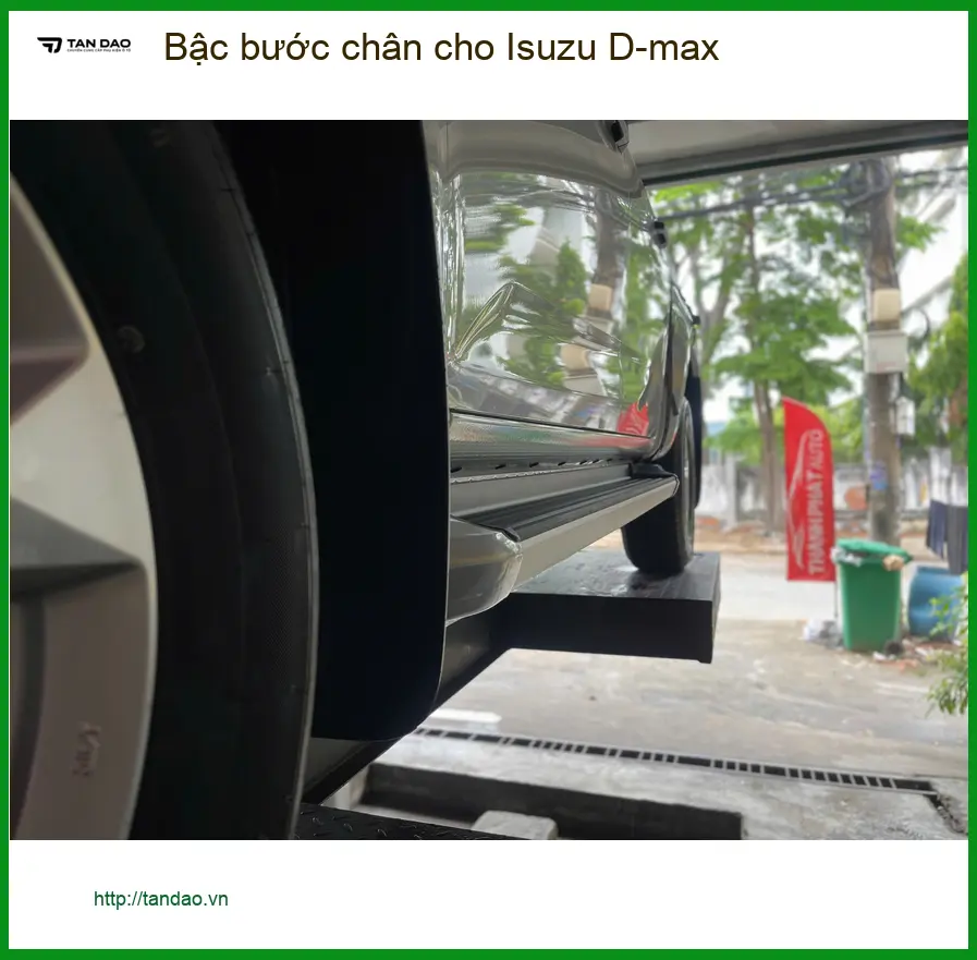 Anh Kiên cần lắp bậc bước chân Isuzu D-max tại Quận 2 nhanh chóng