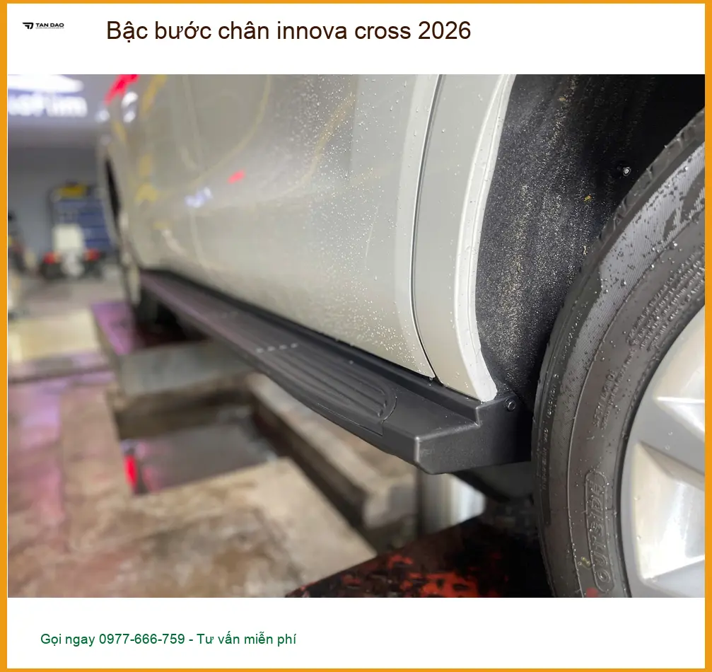 Anh Long lắp bậc bước chân Innova Cross 2026 tại Quận 2 cho gia đình ảnh thực tế 2