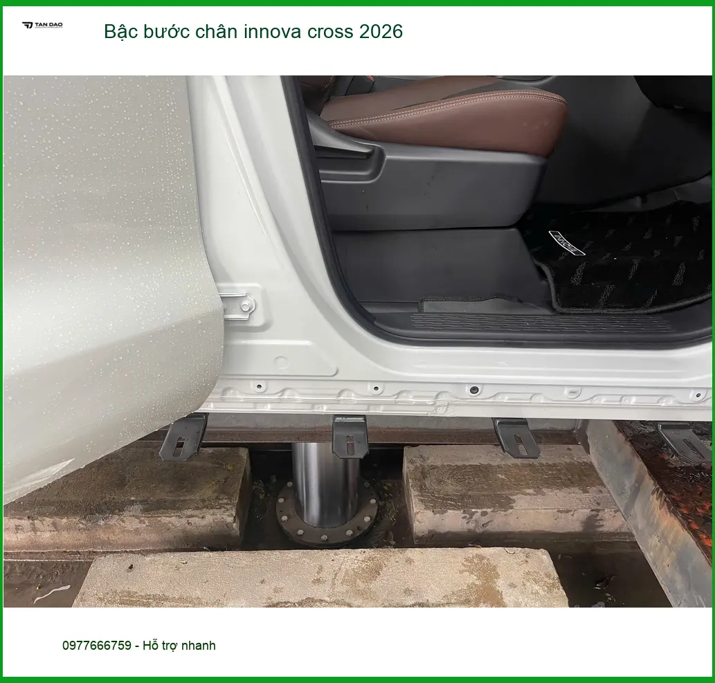 Anh Long lắp bậc bước chân Innova Cross 2026 tại Quận 2 cho gia đình ảnh thực tế 4
