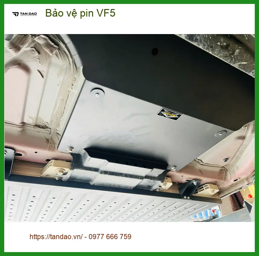 Chị Thanh bảo vệ pin VinFast VF5 tại Quận Bình Thạnh để tối ưu tuổi thọ ảnh thực tế 2