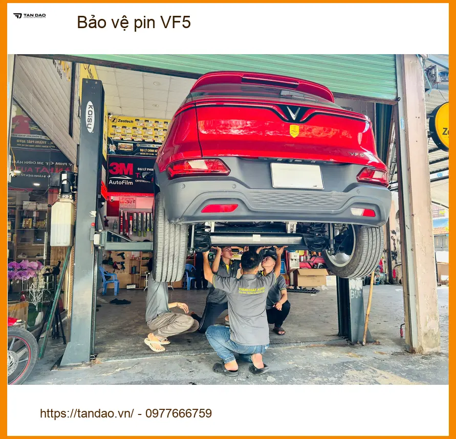 Anh Minh bảo vệ pin VinFast VF5 tại Quận Tân Phú để đảm bảo tuổi thọ ảnh thực tế 4