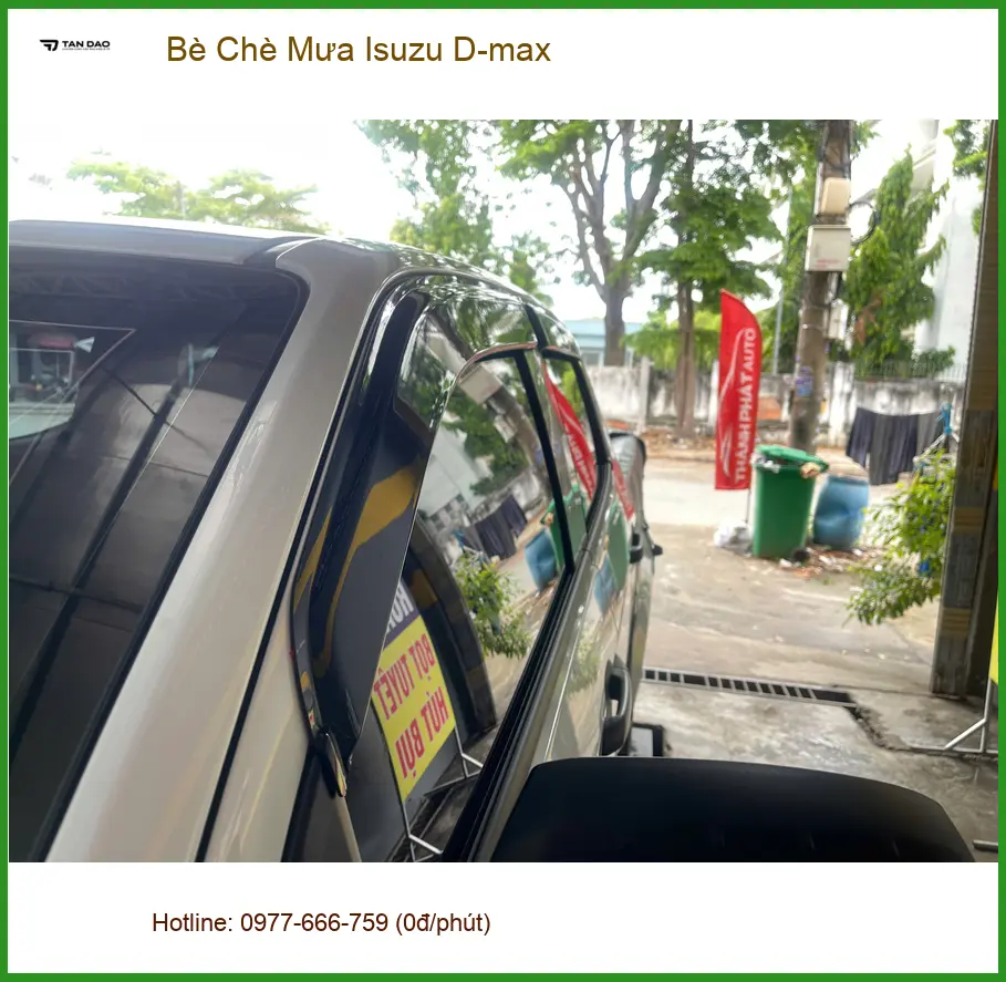 Anh Tùng lắp Bè Che Mưa Isuzu D-max tại Quận Bình Tân để mở hé cửa khi trời mưa