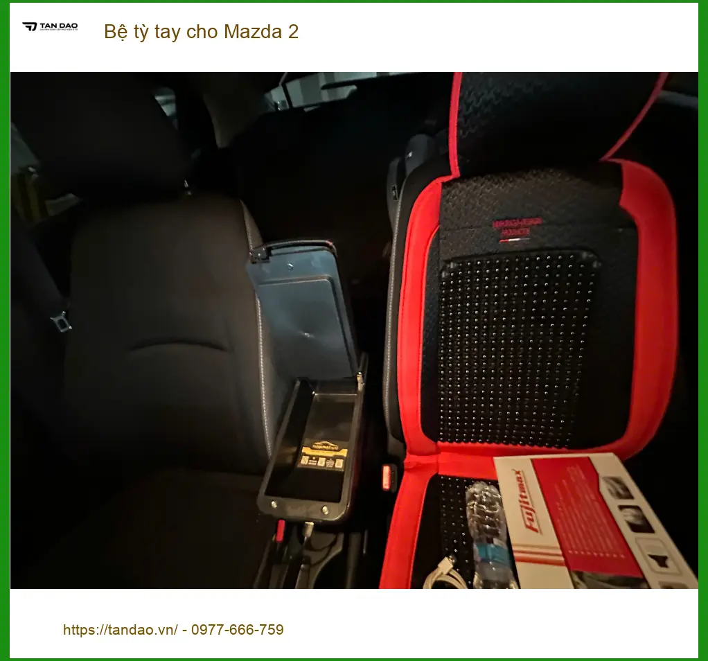 Anh Minh lắp bệ tỳ tay cho Mazda 2 tại Quận Bình Tân vì hay lái đường dài ảnh thực tế 2