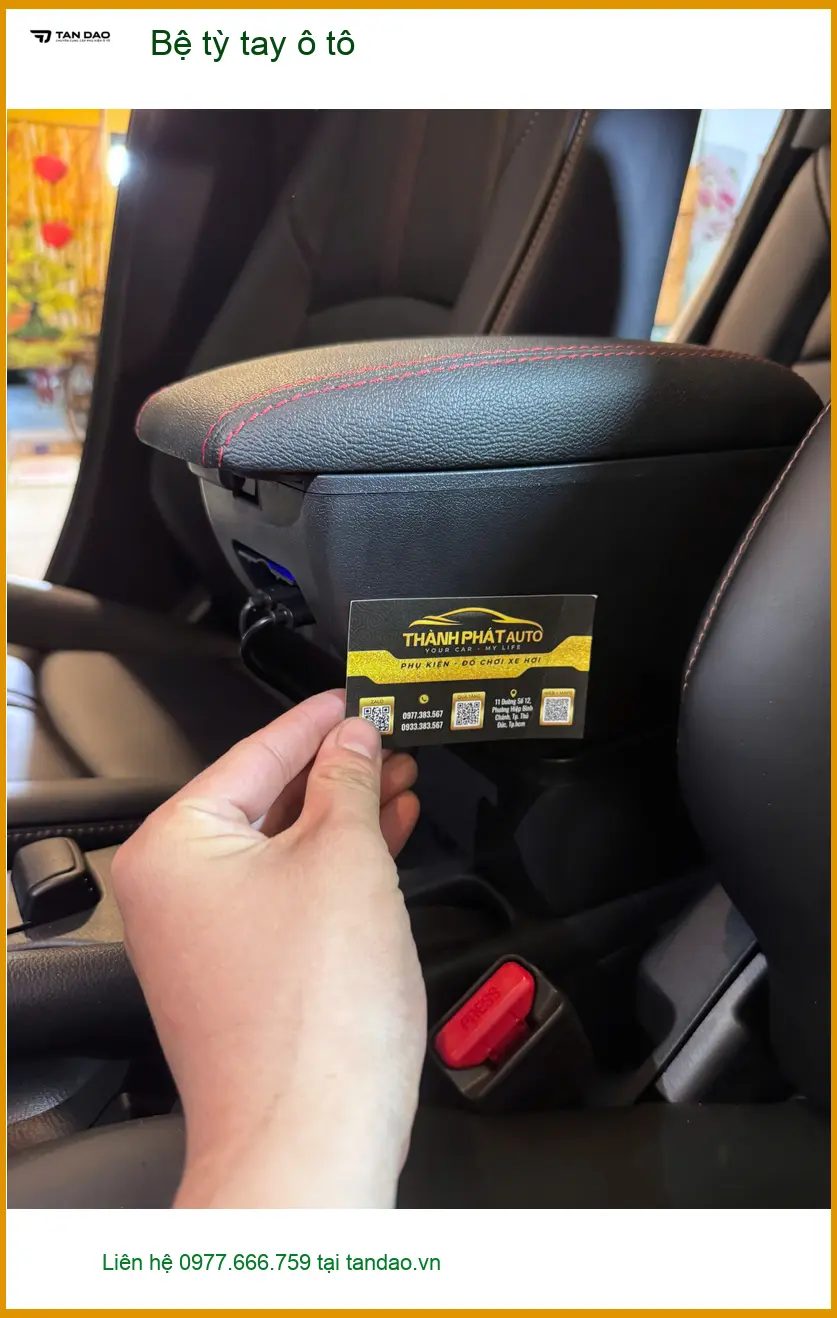 Chị Minh Thư lắp bệ tỳ tay ô tô Hyundai Accent tại Bình Chánh vì tay lái đường dài mỏi ảnh thực tế 2