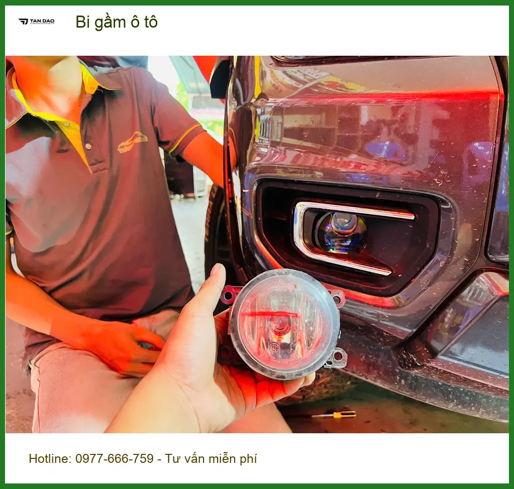 Anh Tấn độ bi gầm ô tô Hyundai Santa Fe Quận 2 vì đèn zin yếu ảnh thực tế 4