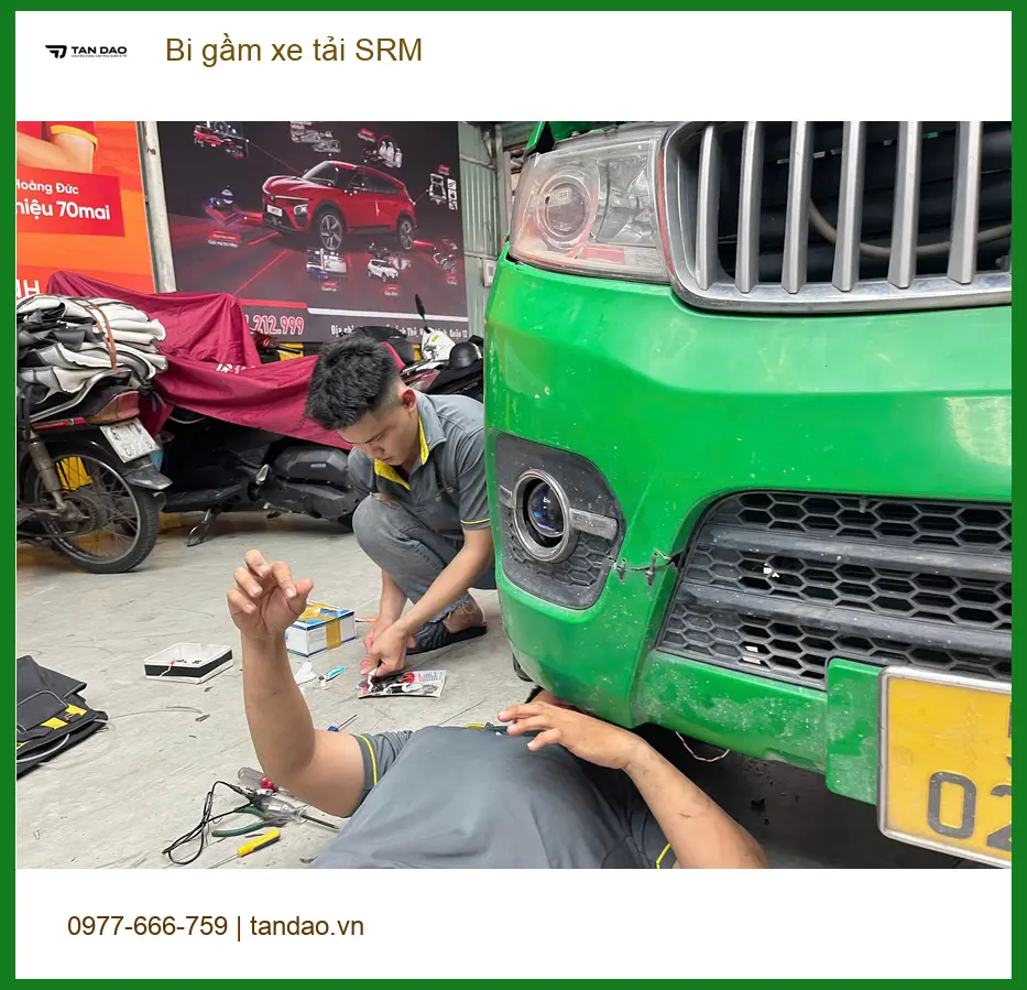 Chú Phi nâng cấp Bi gầm xe tải SRM Hino 300 tại Quận 11 lái đêm an toàn ảnh thực tế 2