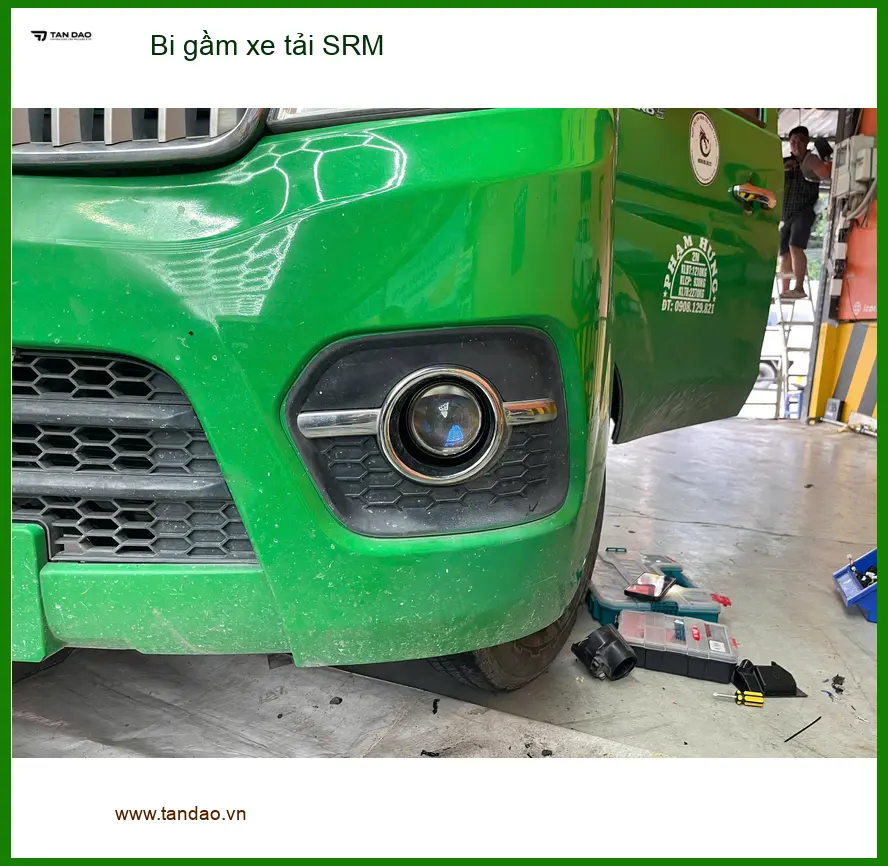 Anh Khải độ bi gầm xe tải SRM tại Quận Phú Nhuận vì đèn zin không đủ sáng ảnh thực tế 2