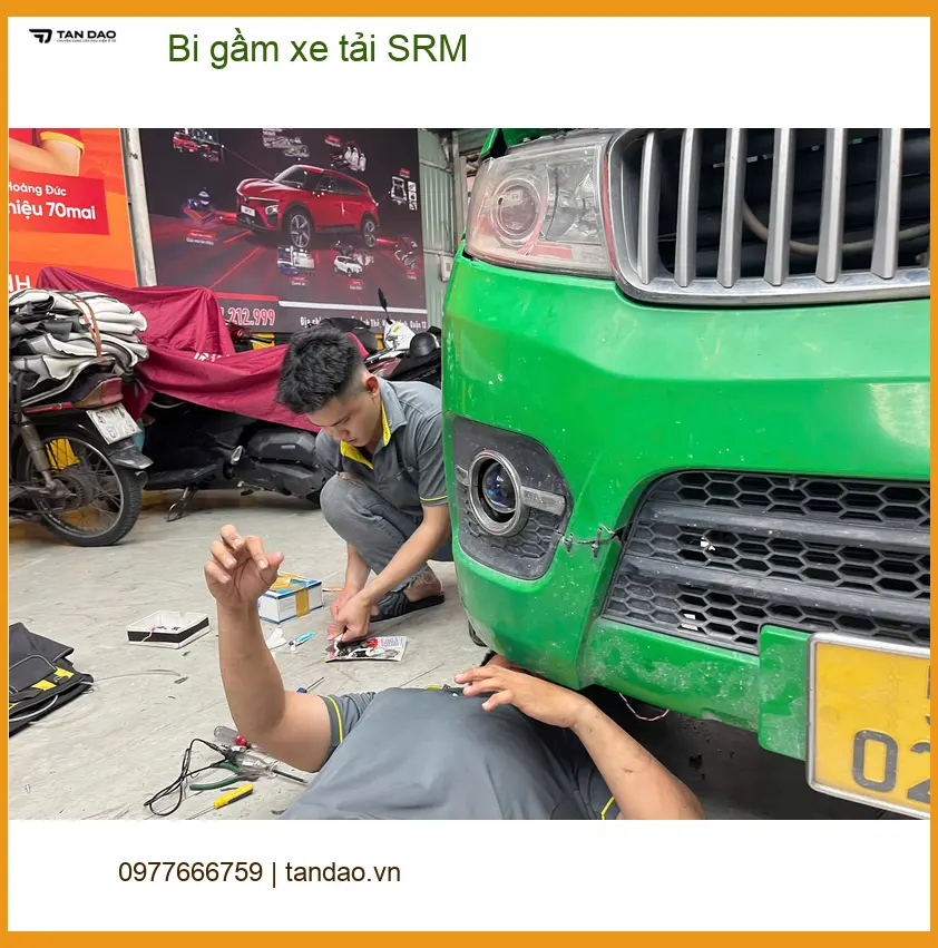 Chú Long lắp bi gầm xe tải SRM tại Cần Giờ để tăng sáng khi đi đường đêm ảnh thực tế 3