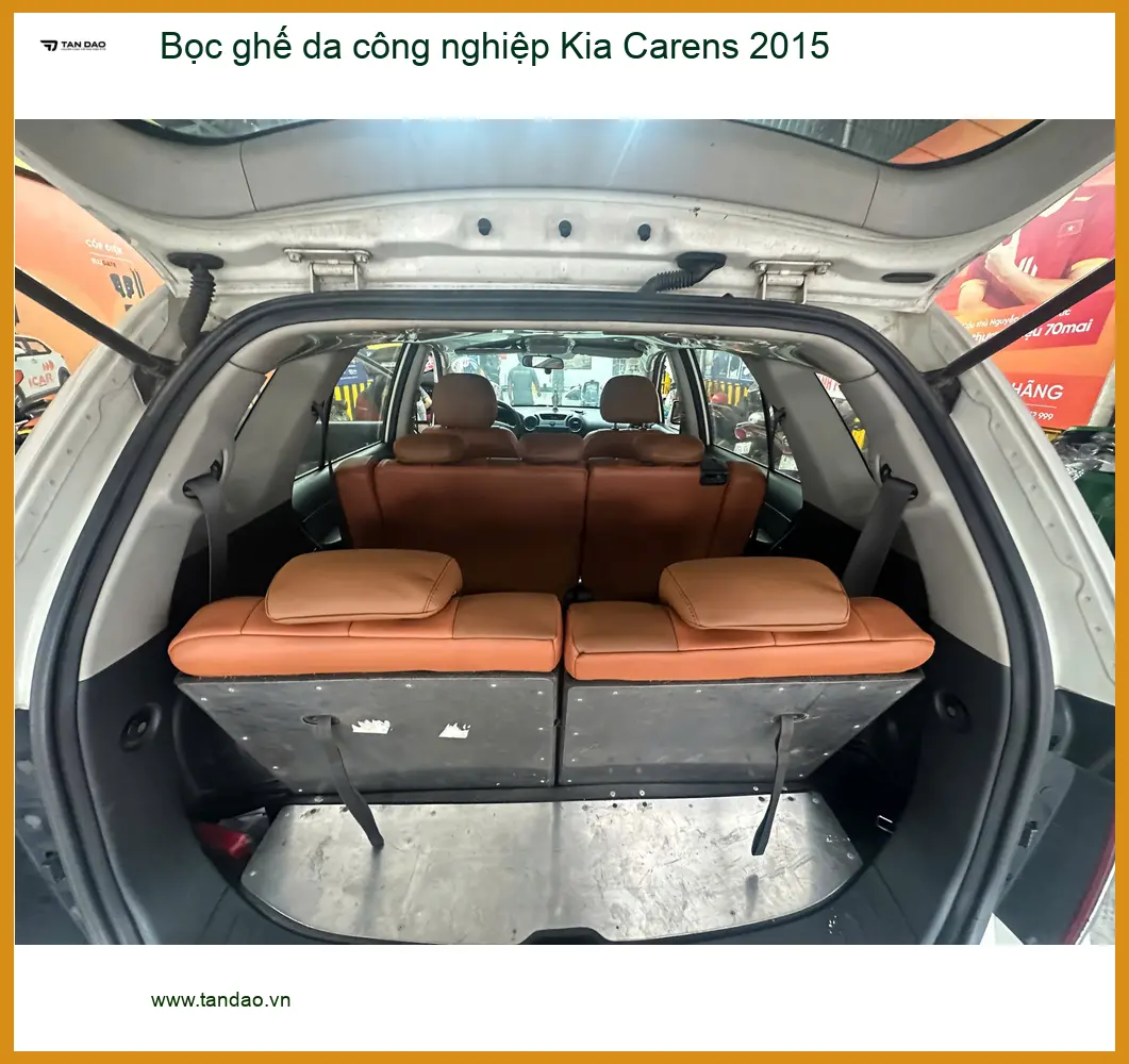 Anh Khải bọc ghế da công nghiệp Kia Carens 2015 tại Quận 12 ảnh thực tế 3