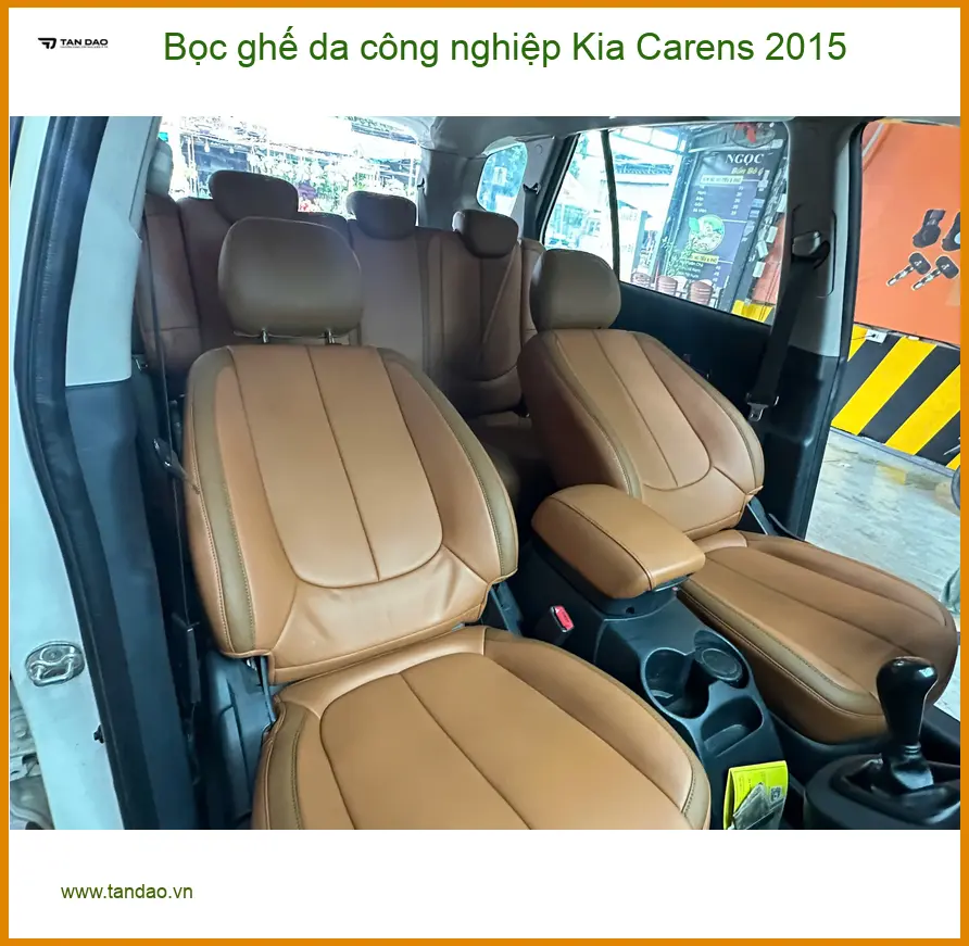 Anh Minh bọc ghế da công nghiệp Kia Carens 2015 tại Quận 5 uy tín