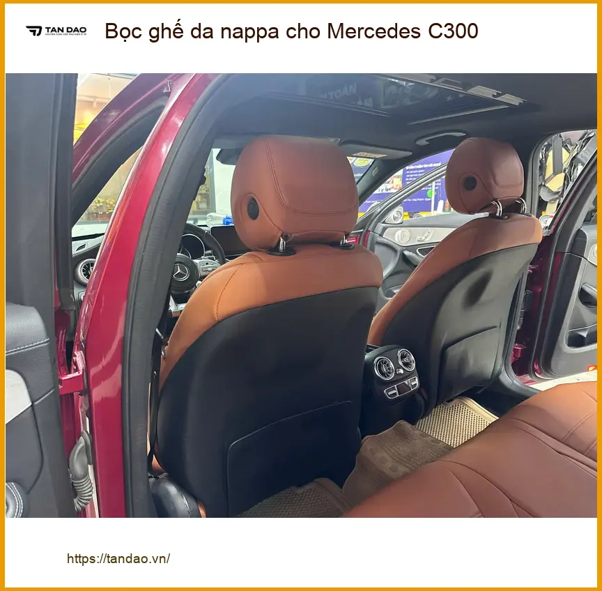 Chị Mai Anh bọc ghế da nappa cho Mercedes C300 tại Quận Bình Thạnh để tăng vẻ sang trọng ảnh thực tế 2
