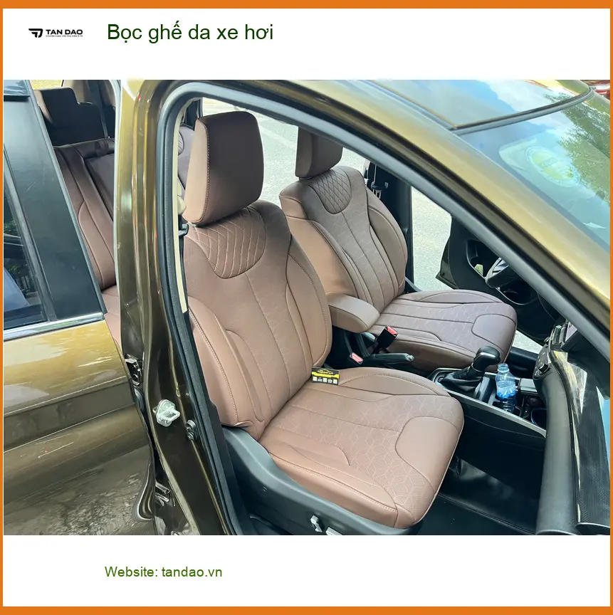 Anh Tấn bọc ghế da xe hơi Mazda CX-5 tại Quận 6 vì ghế cũ đã sờn rách, xuống cấp ảnh thực tế 4