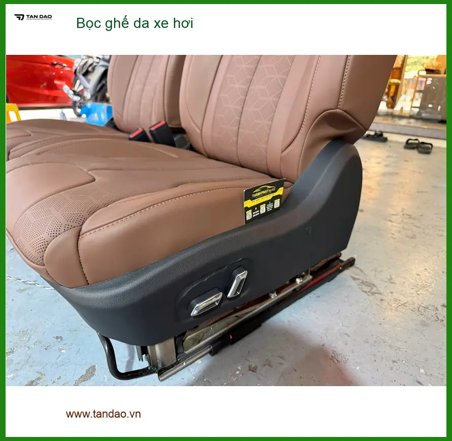 Chú Phi bọc ghế da xe hơi Hyundai Elantra tại Quận Huyện Củ Chi để nội thất sạch đẹp ảnh thực tế 3