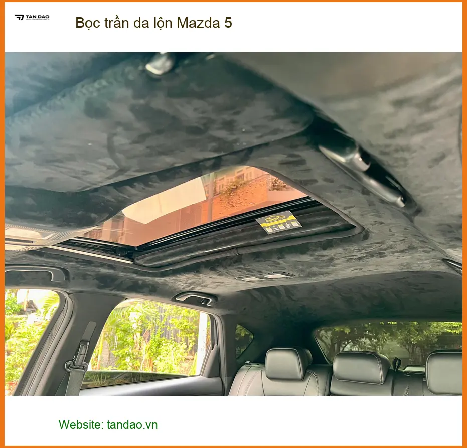 Anh Khang bọc trần da lộn Mazda 5 tại Quận 1 vì trần xe cũ bị bong tróc và ố vàng