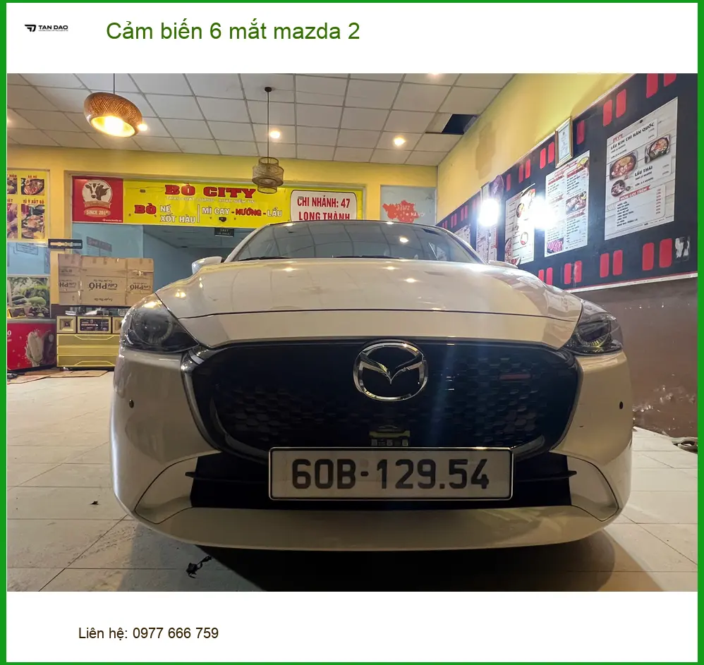Anh Tấn lắp cảm biến 6 mắt Mazda 2 tại Hóc Môn để an toàn khi lùi vào ngõ hẹp ảnh thực tế 2